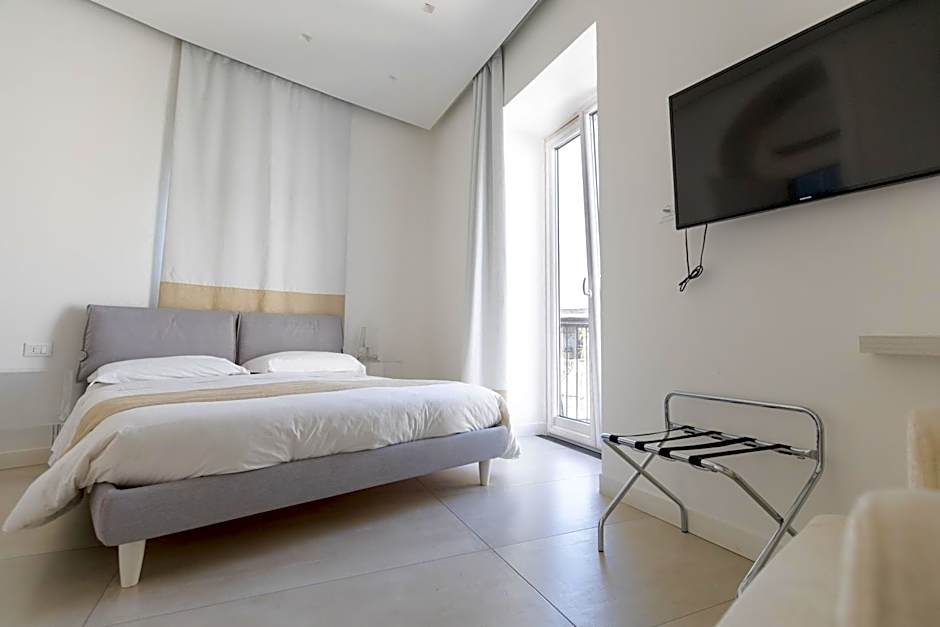 White 1903 - Rooftop Pool & Luxury Rooms