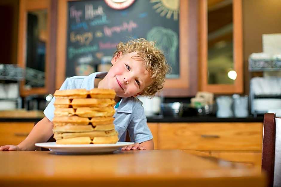 AmericInn by Wyndham Sheboygan