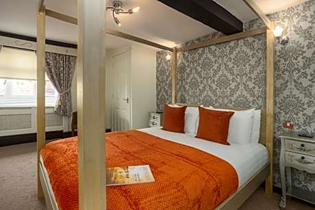 Junior Four-Poster Room