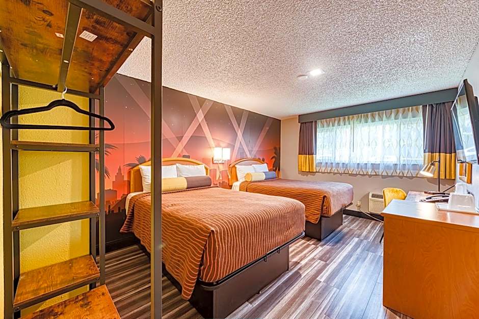 La Mirage Inn - Hollywood