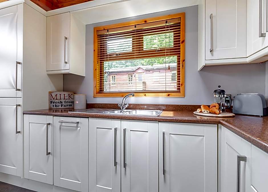Charlesworth Lodges