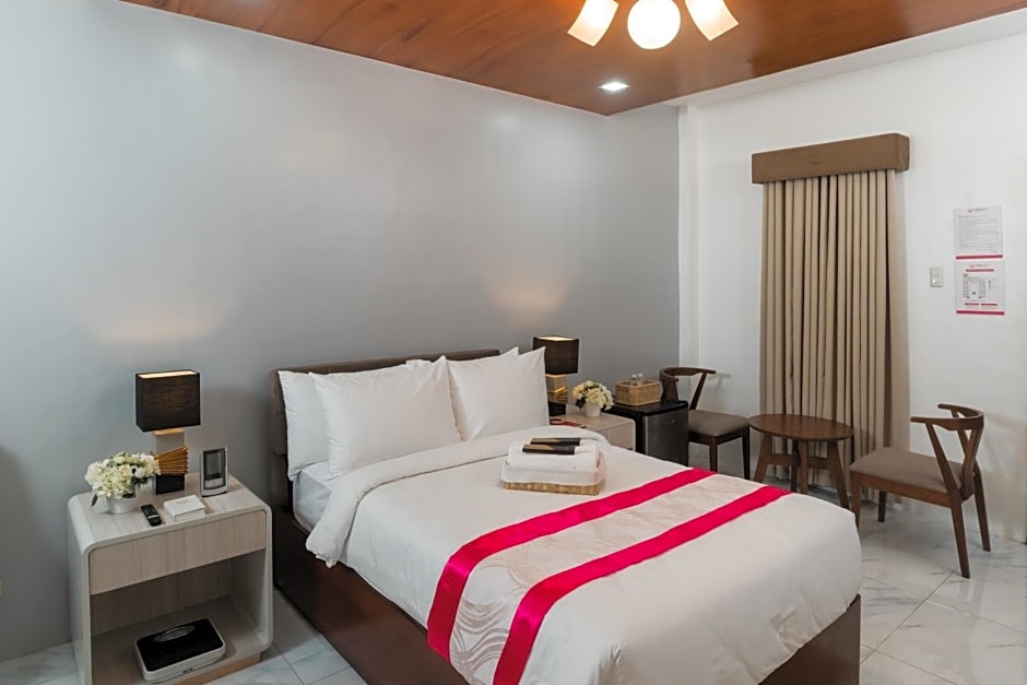 Monica Midtown Suites