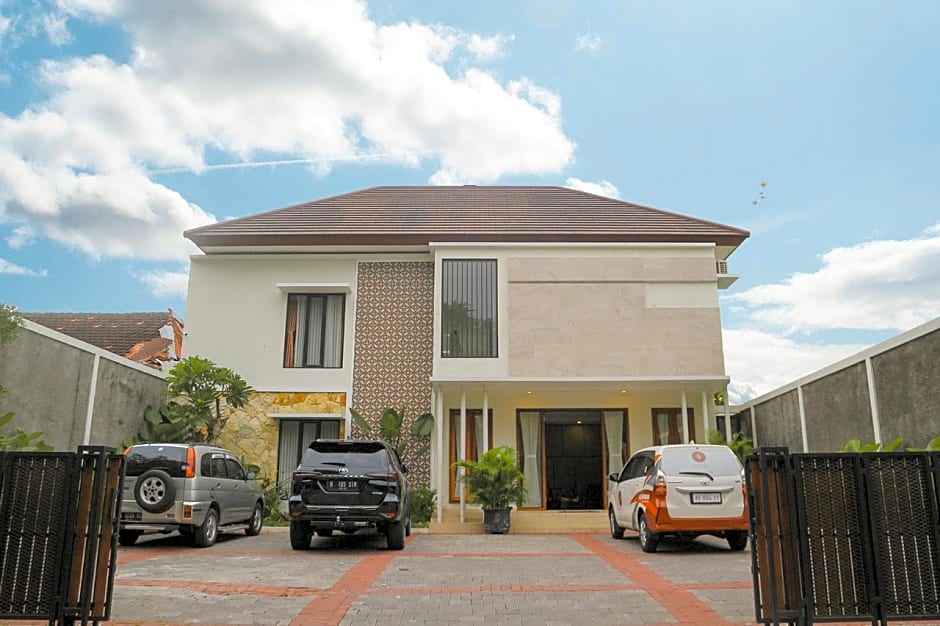 Urban Fendi's Tirtodipuran