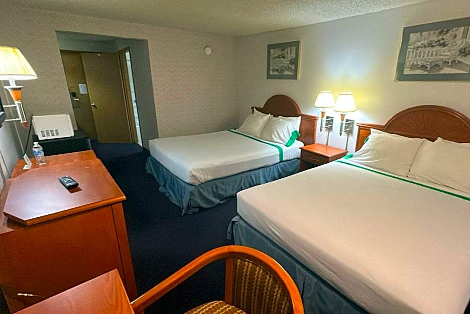 Tacoma Port Inn Fife I-5
