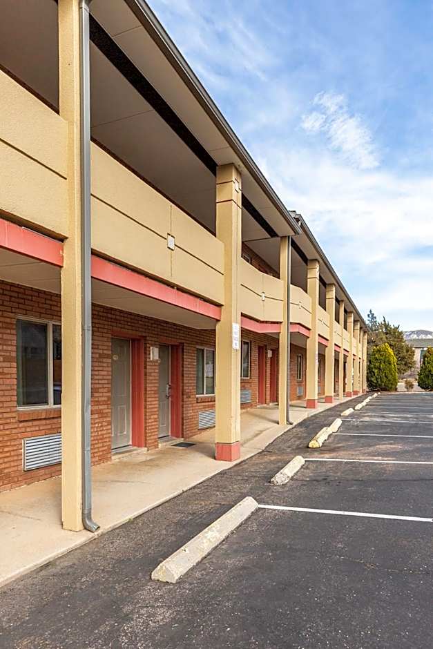 Cedar Valley Inn