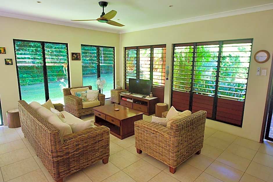 Thornton Beach Bungalows Daintree