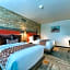 Hotel Lexen Newhall & Santa Clarita - Near Six Flags Magic Mountain