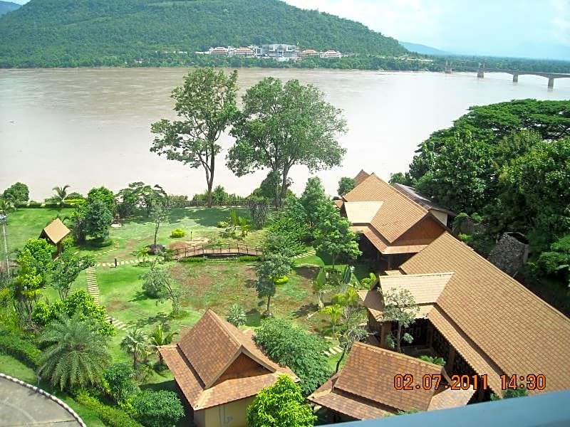 Arawan Riverside Hotel