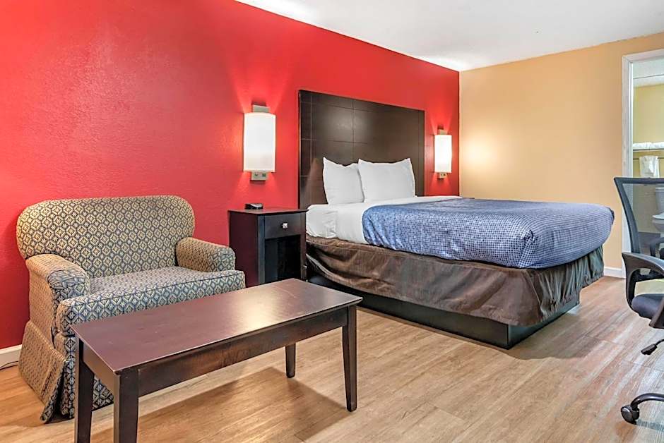Econo Lodge Oxford near Choccolocco Park