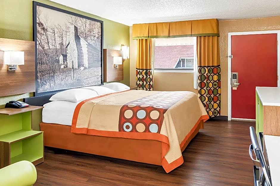 Super 8 by Wyndham Cincinnati/Springdale OH