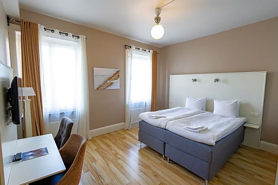 Photo 1 of 19 of Double Room