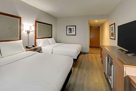 Queen Room with Two Queen Beds (4 Adults)
