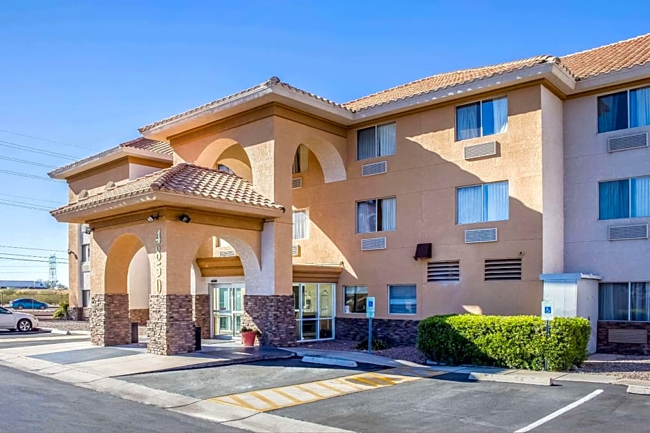 Comfort Inn & Suites near Kino Sports Complex