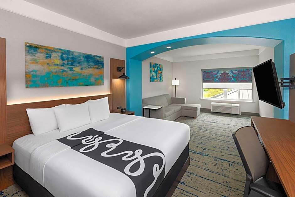La Quinta Inn & Suites by Wyndham Angleton