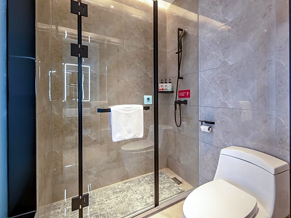 Echarm Hotel Hechi Bama