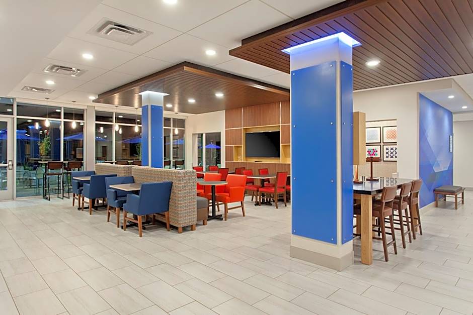 Holiday Inn Express and Suites Moses Lake By IHG