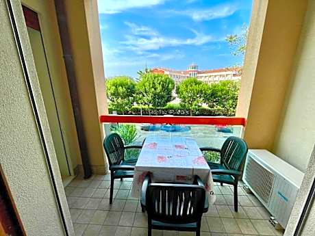 Poolside retreat - Beahost