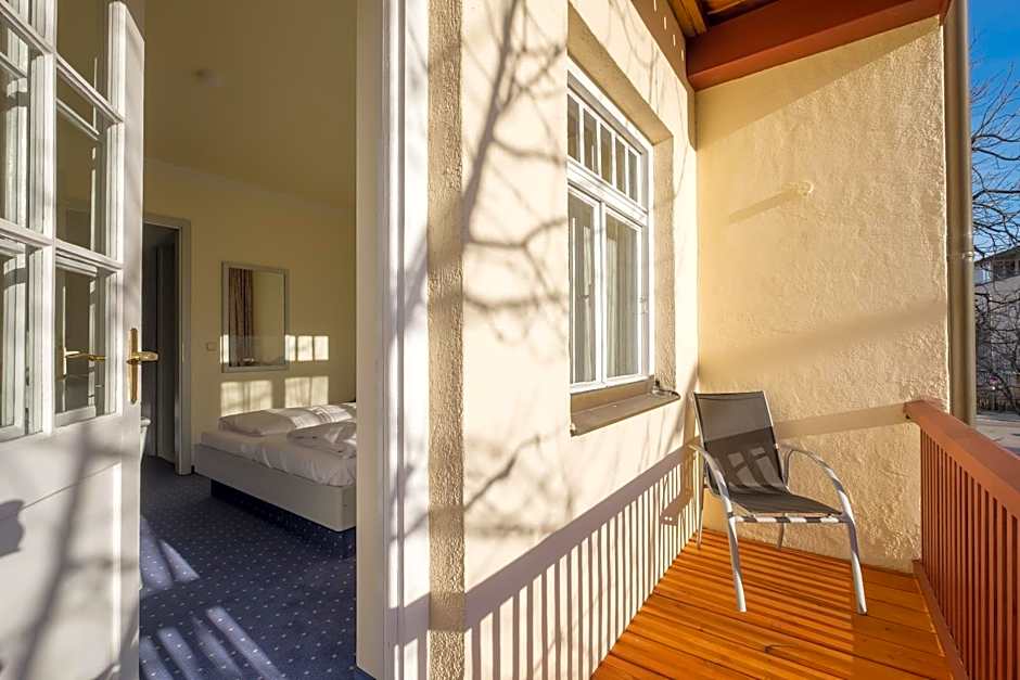 Hotel Gautinger Hof - Ruhig im Fünf-Seen-Land nahe S-Bahn und München