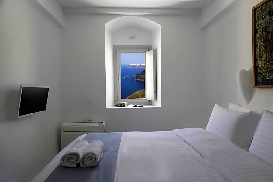 Trieris Villa & Suites