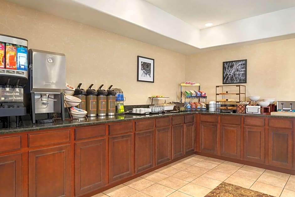 Country Inn & Suites by Radisson, Bloomington-Normal Airport, IL