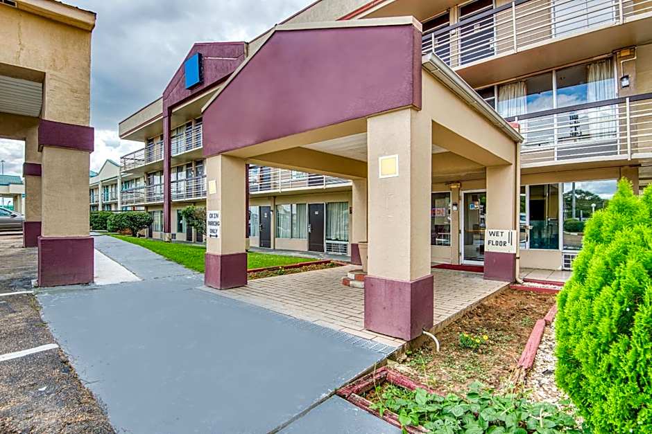 OYO Hotel Jackson North I-55