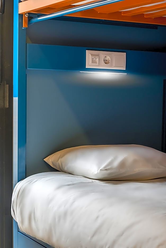 Latroupe Poblenou Beach