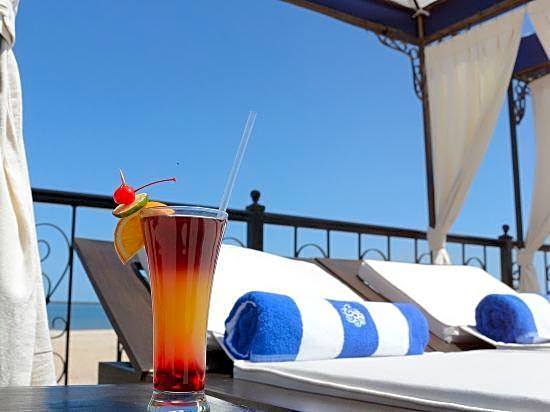 La Posada Hotel & Beach Club