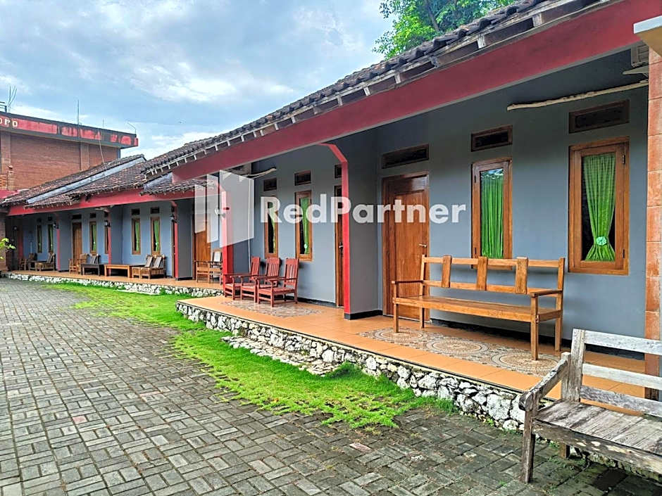 Jogo Segoro Homestay Mitra RedDoorz near Pantai Sundak Gunungkidul