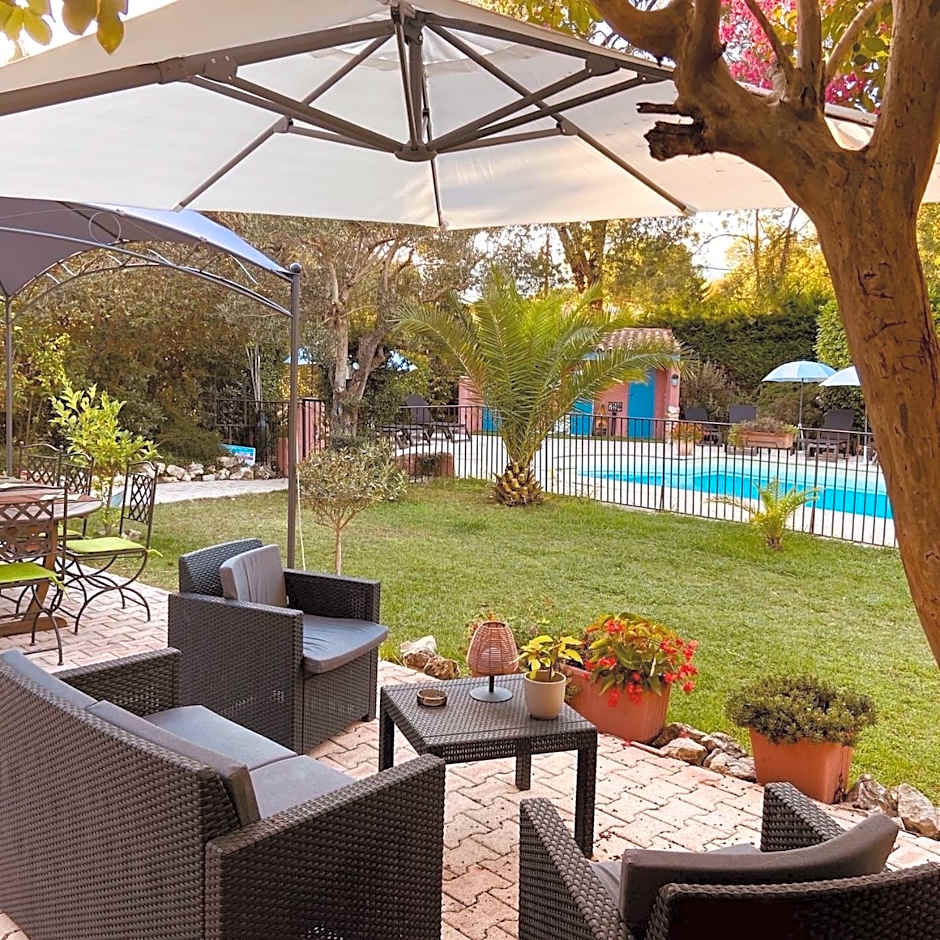 Logis Hotels La Bastide des Golfs
