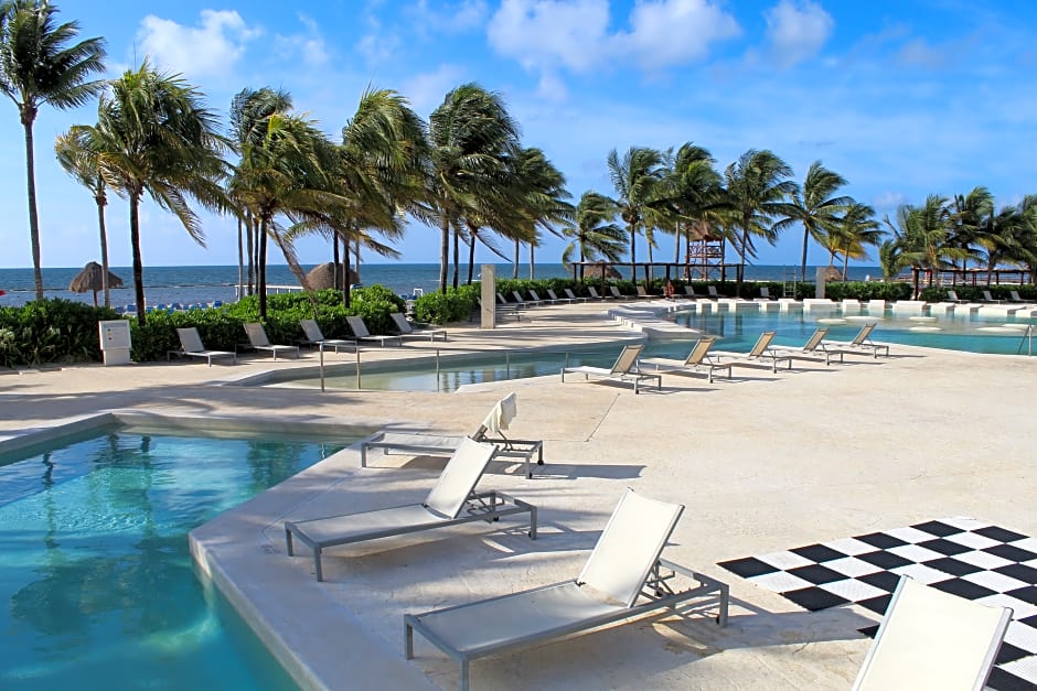 Blue Bay Grand Esmeralda - All Inclusive
