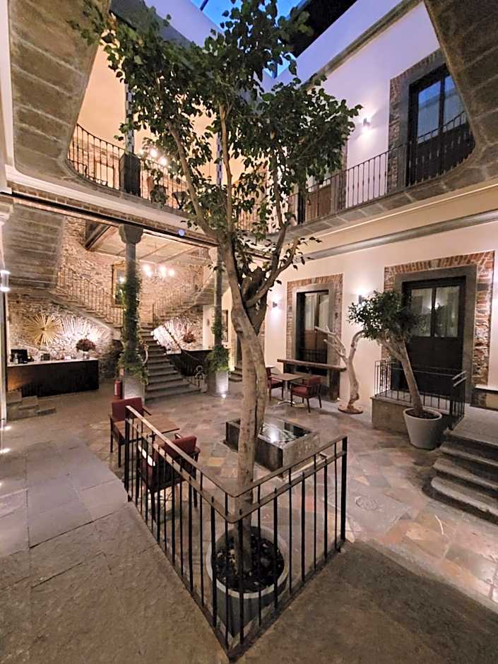 Milo Collection Hotel
