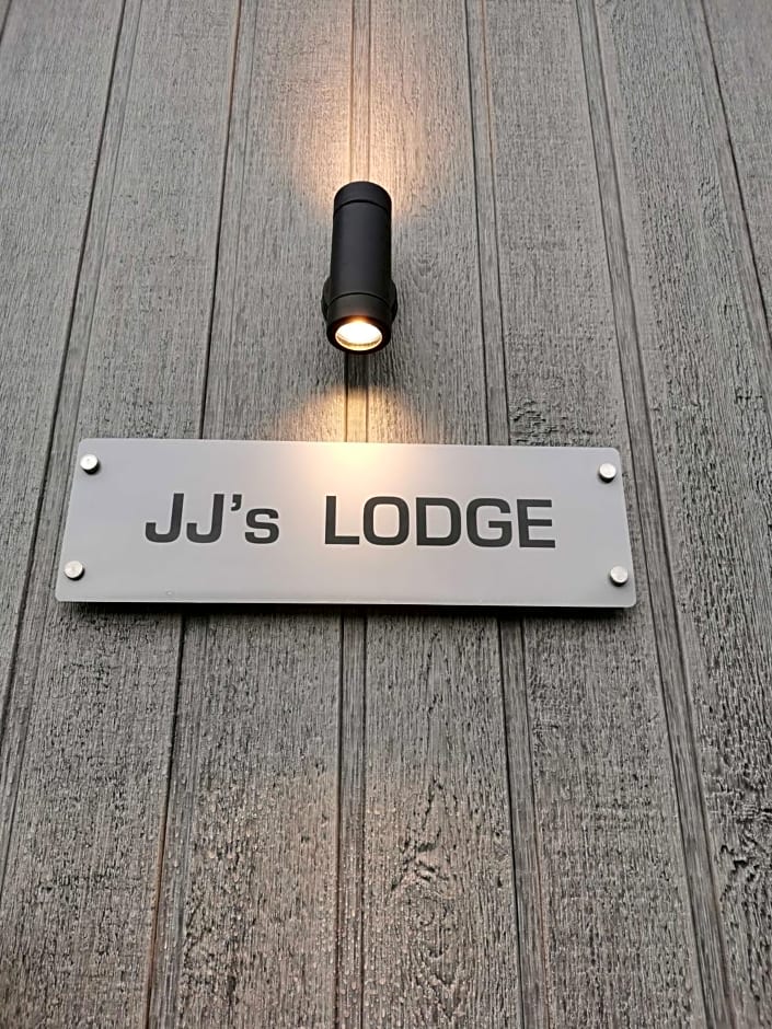 JJs Lodge Lakewood
