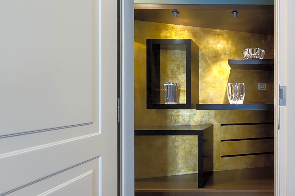 Stendhal Luxury Suites