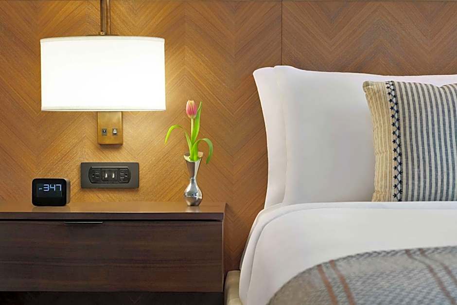 The Harpeth Downtown Franklin, Curio Collection by Hilton