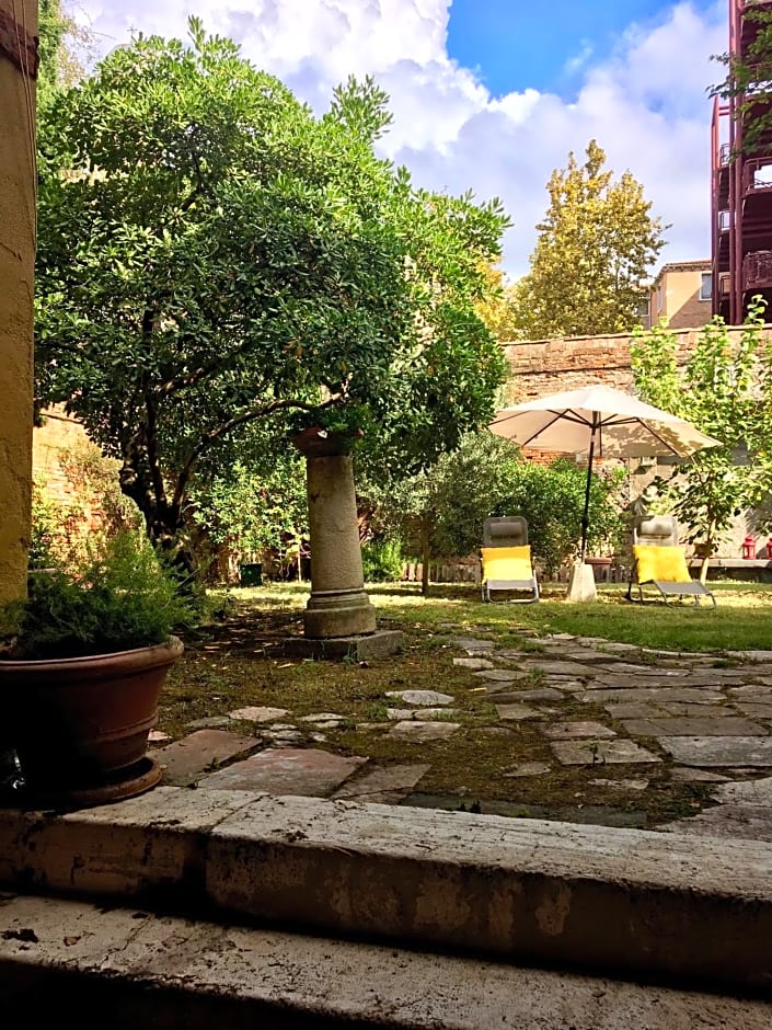 La Chambre D'Ella – Venice, GA
