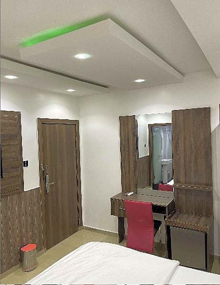 Charlies Place and Suites