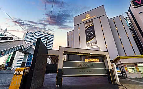 Busan Munhyeondong Signature Denbasta Hotel