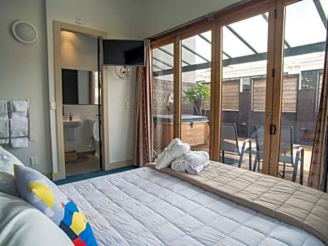 King Studio with Spa Pool and Balcony