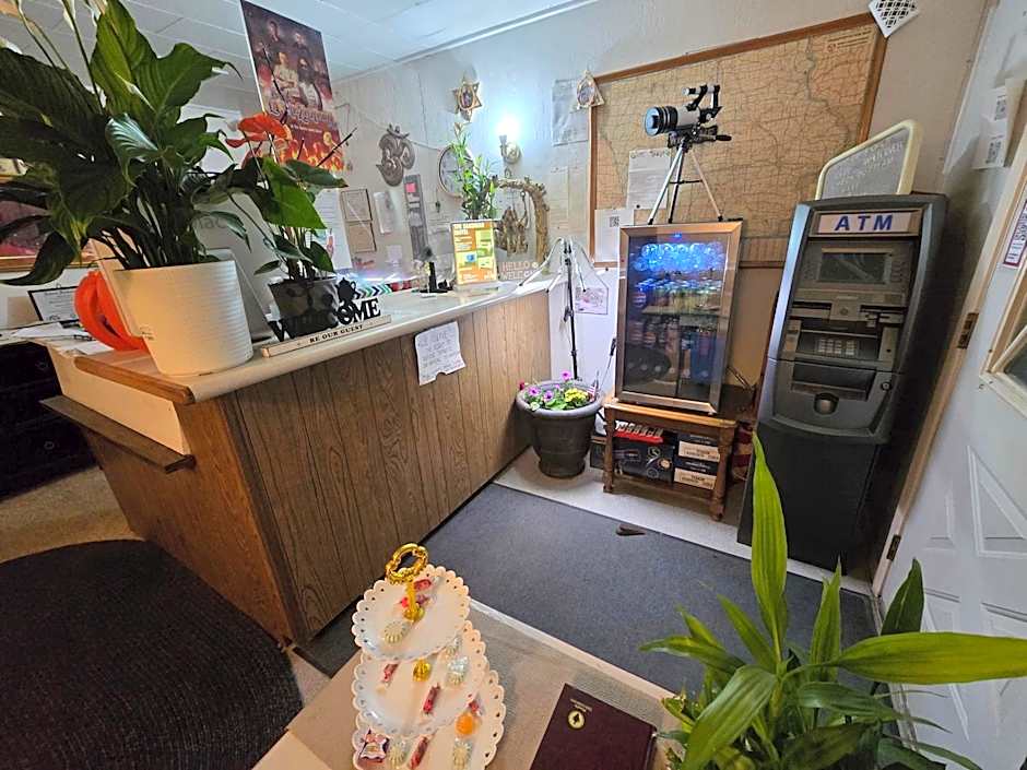 OYO Sandman Inn
