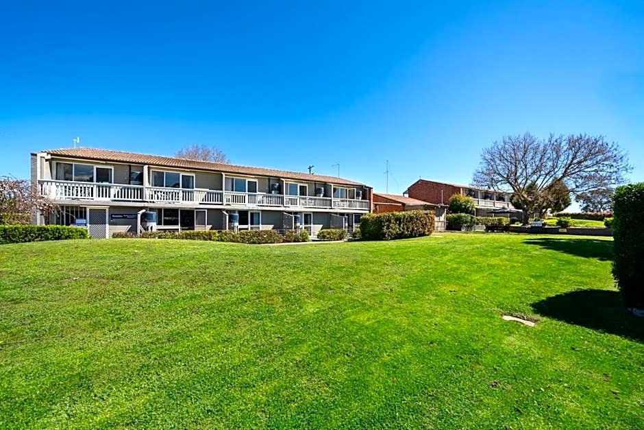 Bathurst Studio Apartments