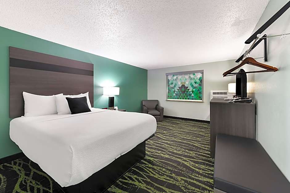 Baymont by Wyndham Liberty MO