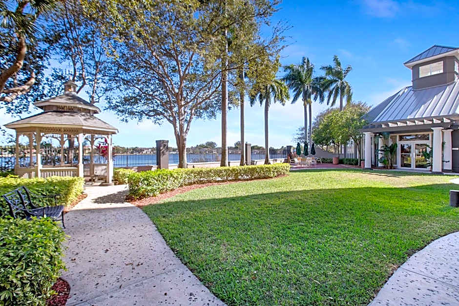 La Quinta Inn & Suites by Wyndham Fort Lauderdale Airport