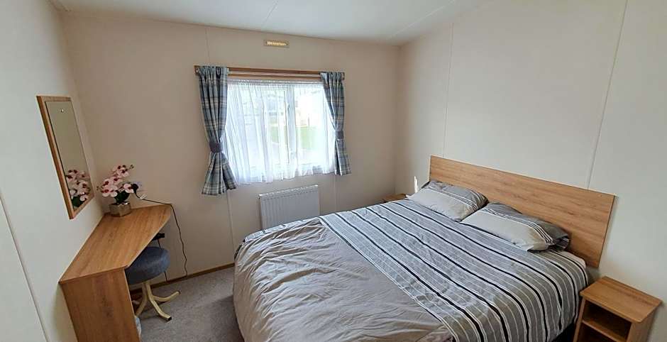 The Burrows Holiday Caravan, Seal Bay