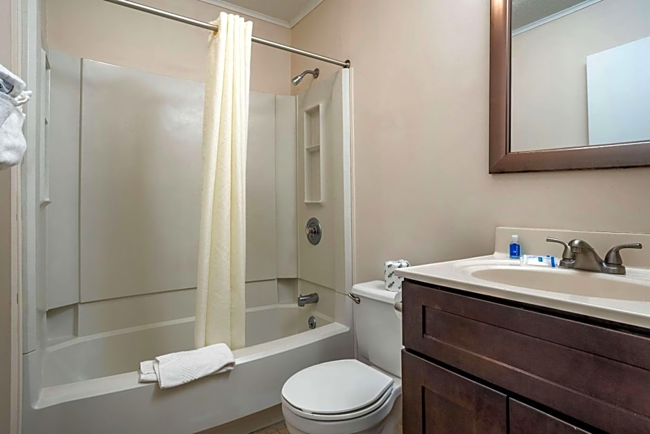 Rodeway Inn & Suites - Rehoboth Beach