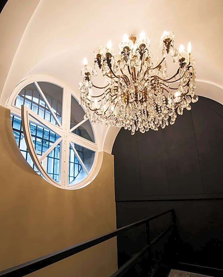 Caruso Place Luxury Rooms & Suites