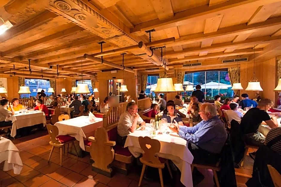La Tambra - Residence - Central with Restaurant
