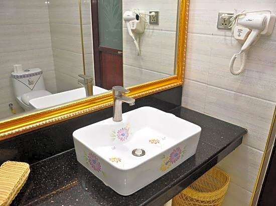 Huifeng Hotel