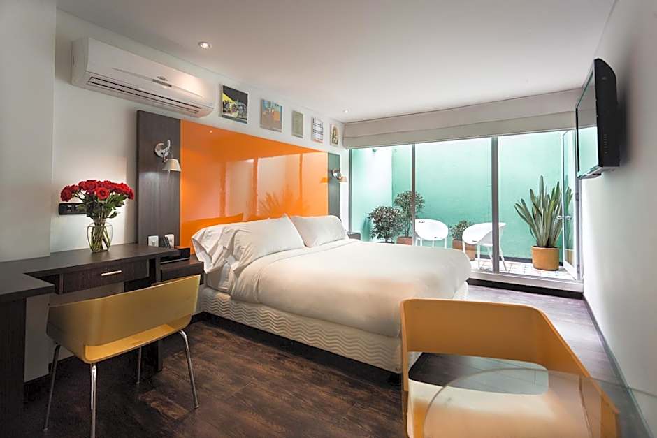 Hotel 104 Art Suites