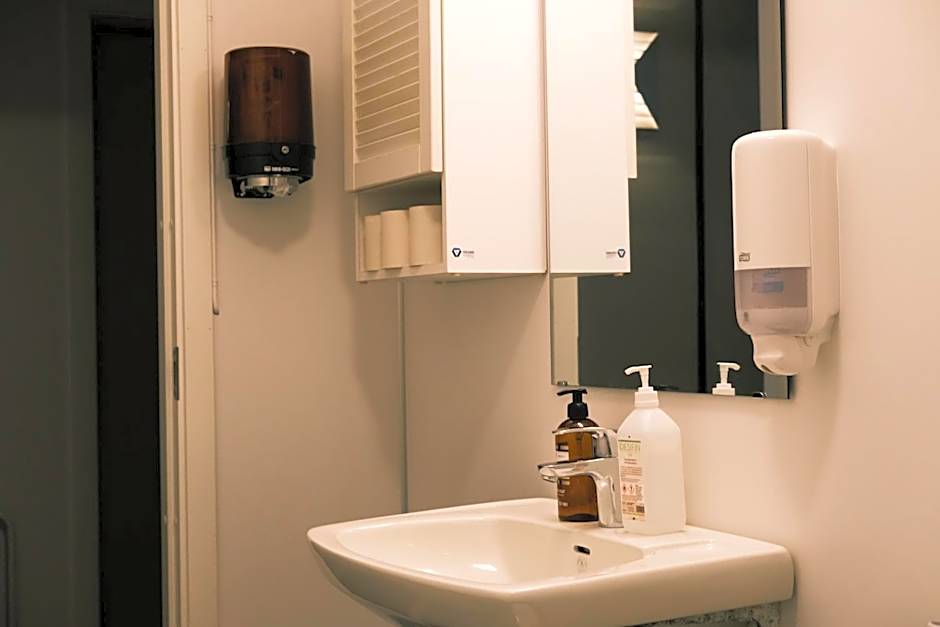 Gjestehuset 102 - your home away from home!