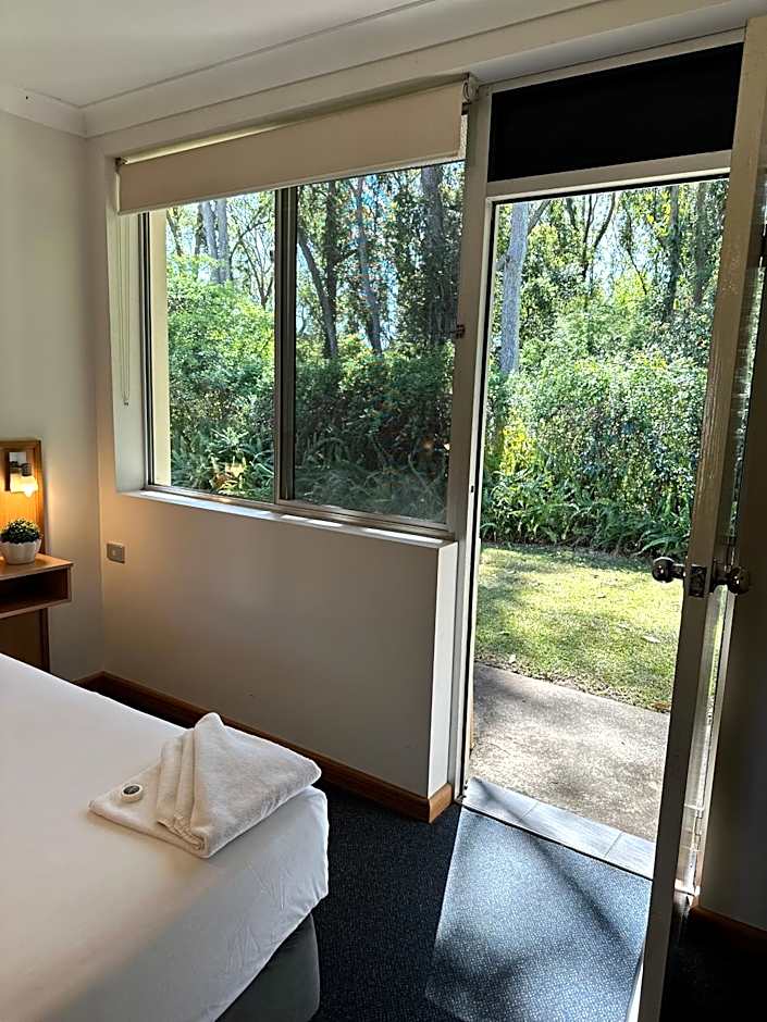 Bull and Bush Hotel